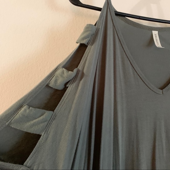 Emerald Cut-Out Sleeve Top - Picture 2 of 5